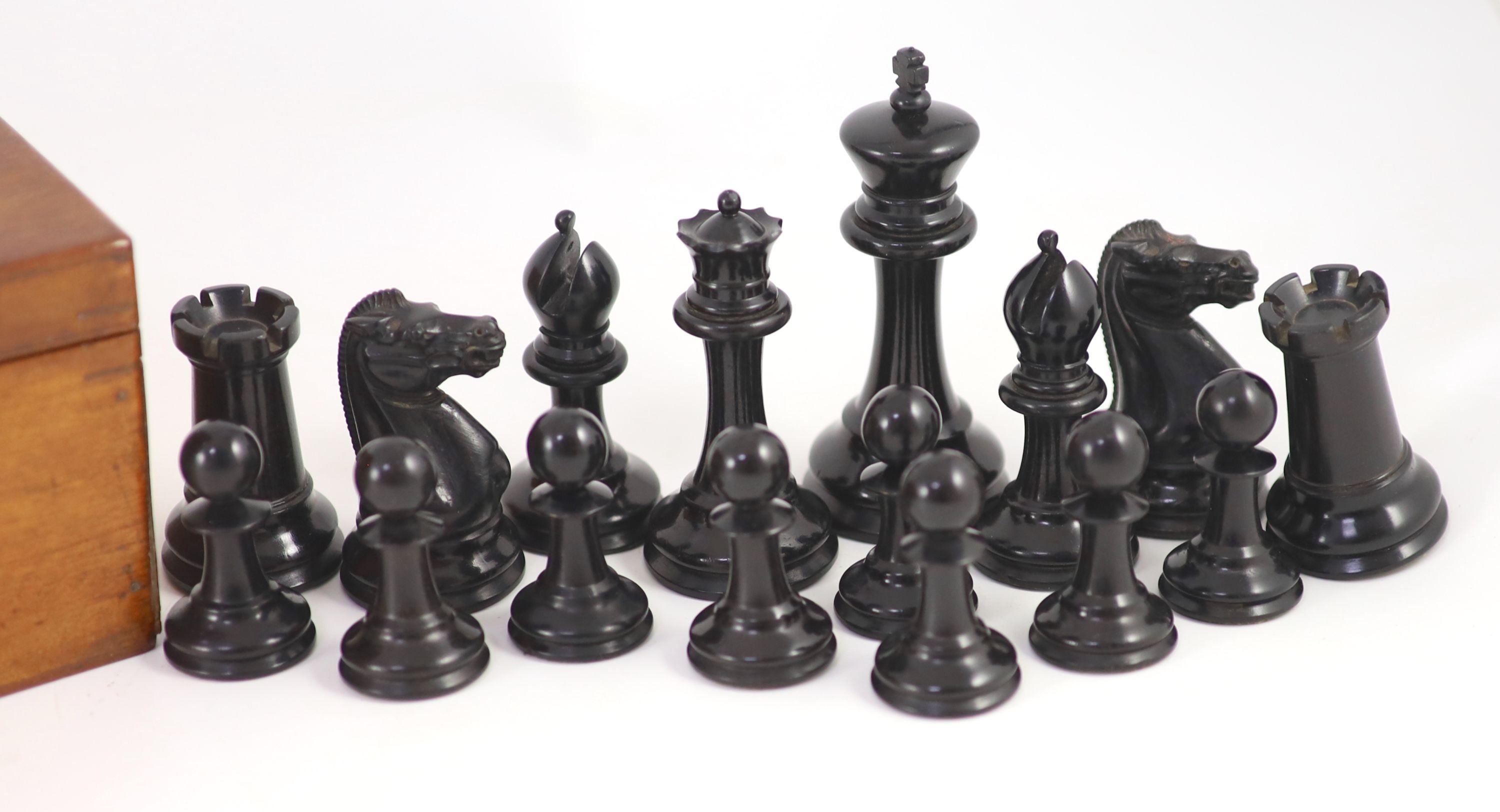 A Jaques of London 4 1/2 inch club size Staunton pattern chess set kings 10.75cm box 21 x 16cm